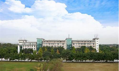 四川弘博中等专业学校一年学费多少(四川弘博综合高中)